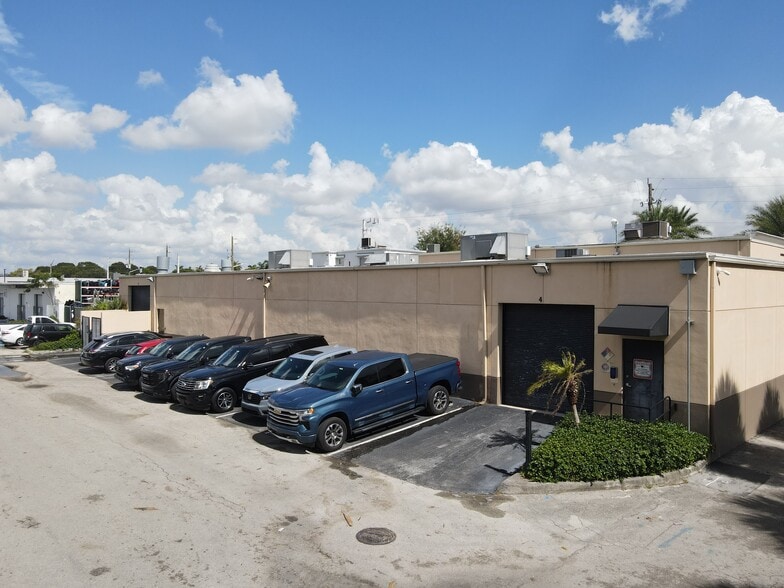 More Photos Of 2550 NW 4th Ct, Fort Lauderdale Warehouse For Sale