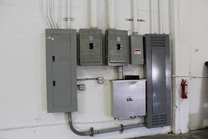 More Photos Of 1970 NW 70th Ave, Miami Warehouse For Lease