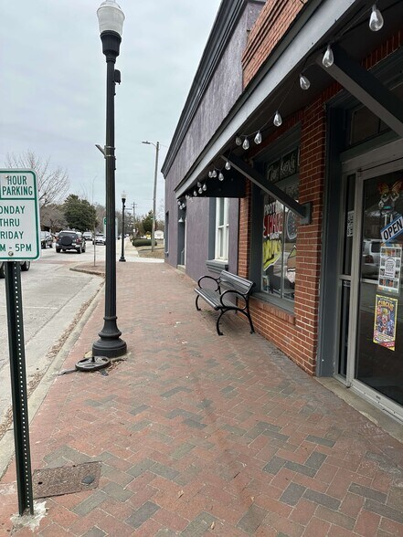 More Photos Of 1317 Washington St, Clarkesville Storefront For Sale