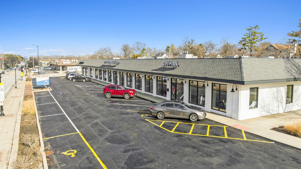 More Photos Of 1403-1425 N Main St, Wheaton General Retail For Sale