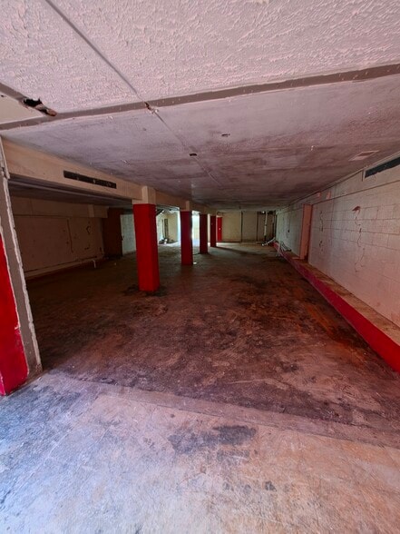 More Photos Of 3858 Glenwood Rd, Decatur Unknown For Lease