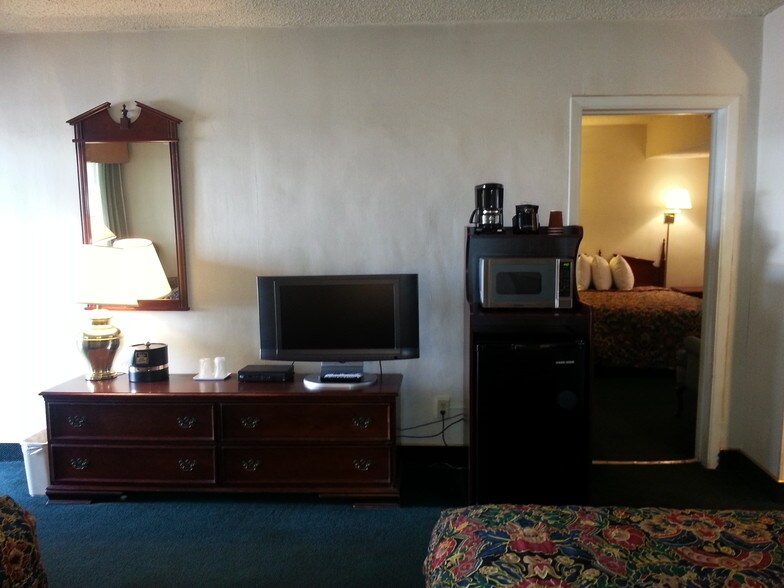 More Photos Of 1903 W US Highway 66, Gallup Hotel For Sale