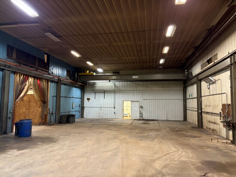 More Photos Of 405 John Ave, Superior Auto Repair For Lease