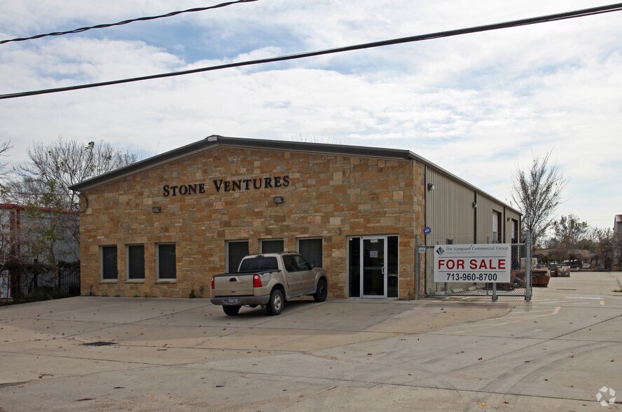 More Photos Of 5903 Gardendale Dr, Houston Warehouse For Lease