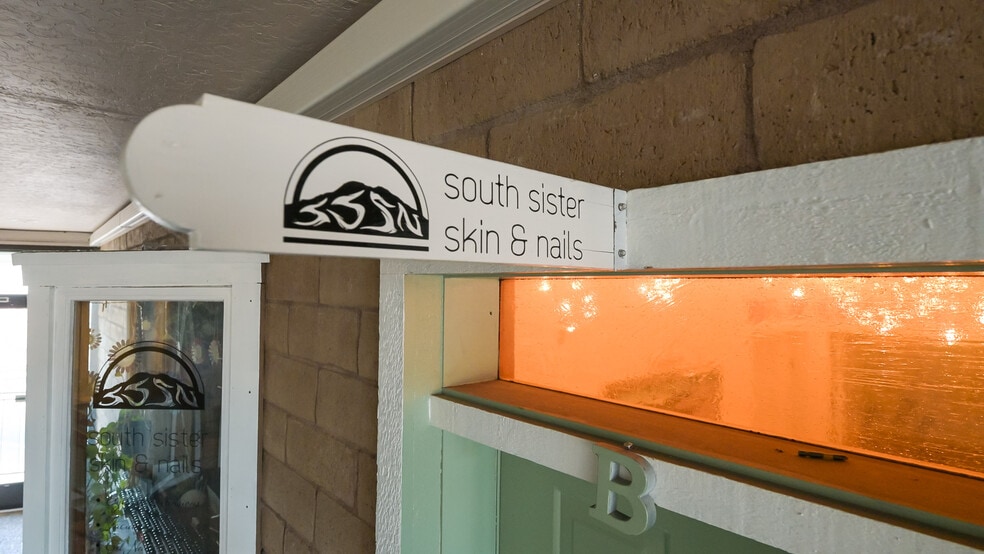 More Photos Of 1824 NE Division St, Bend General Retail For Sale