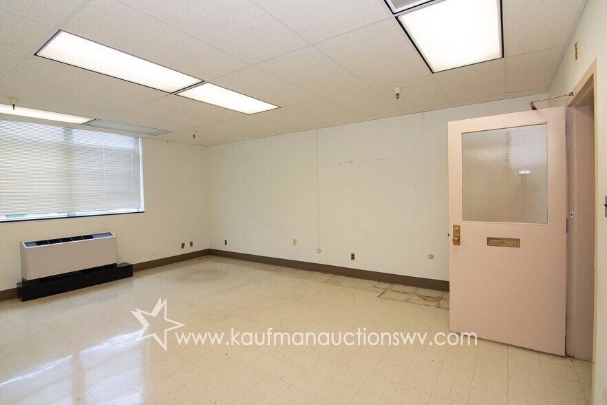 More Photos Of 100 Bluestone Rd, Mount Hope Research And Development For Sale