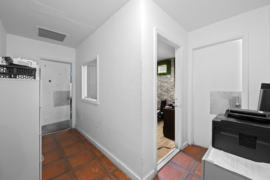 More Photos Of 724-732 NW 8th Ave ave, Fort Lauderdale Industrial For Sale