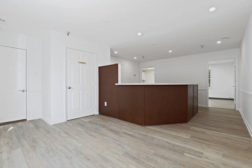 More Photos Of 731 Walker Rd, Great Falls Medical For Sale