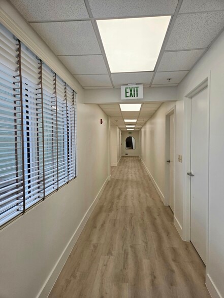 More Photos Of 5301 N Dixie Hwy, Fort Lauderdale Medical For Lease