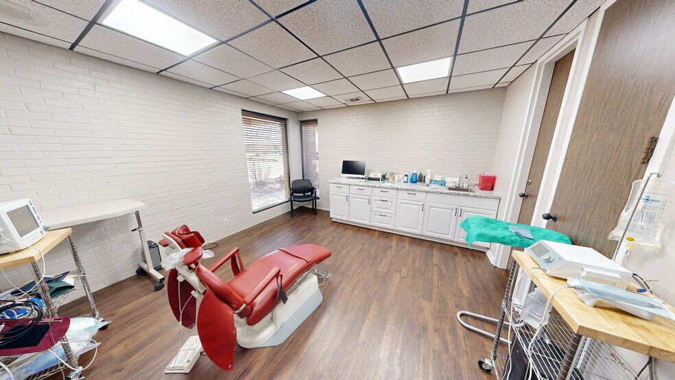 More Photos Of 2025 N Green Acres Rd, Fayetteville Medical For Sale