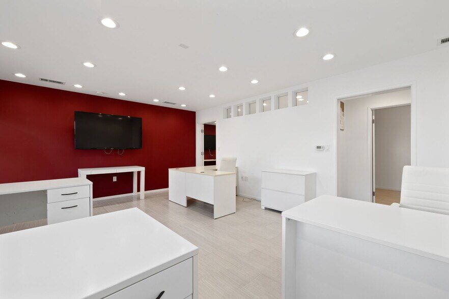 More Photos Of 833 Gravenstein Hwy S, Sebastopol Warehouse For Sale