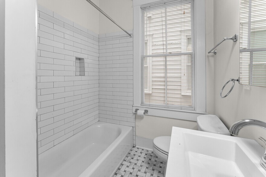 More Photos Of 816-818 Drayton St, Savannah Apartments For Sale