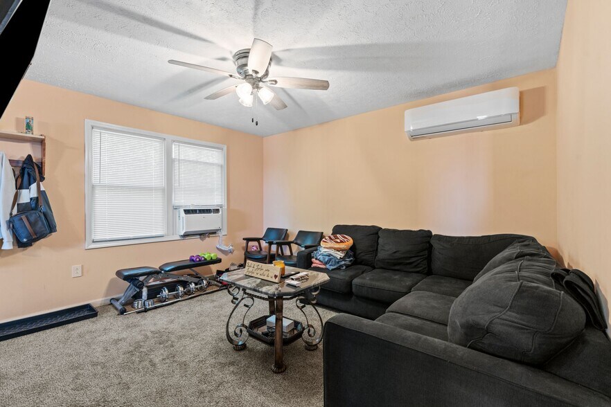 More Photos Of 808 Bypass Rd, Winchester Freestanding For Sale