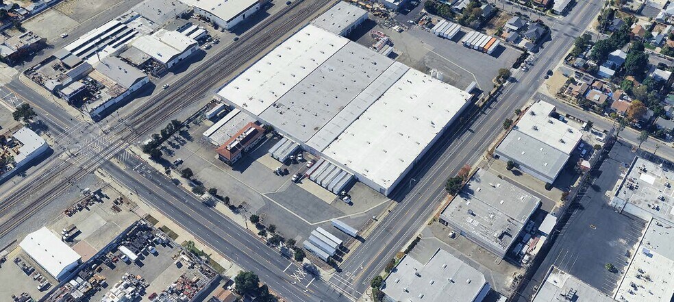 Primary Photo Of 159 San Antonio Ave, Pomona Distribution For Lease