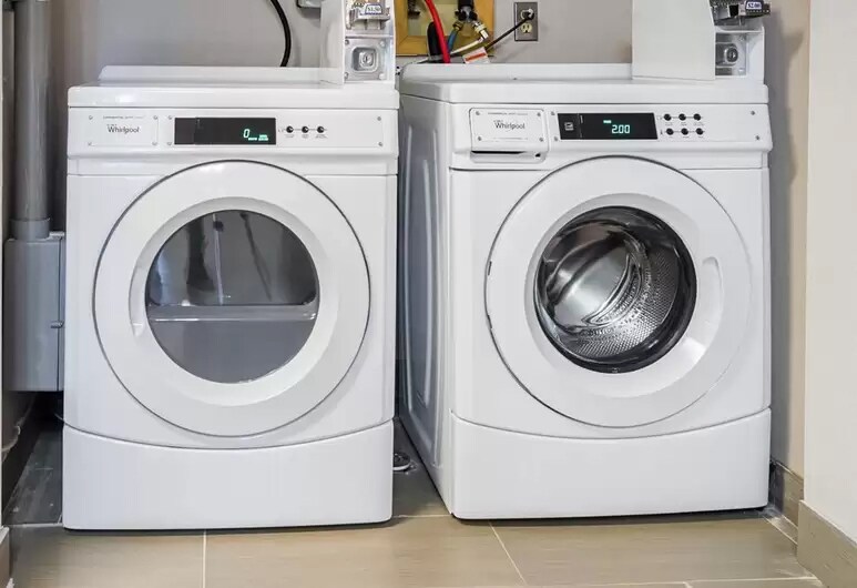 More Photos Of 730 E Jennifer Ln, Sidney Hotel For Sale