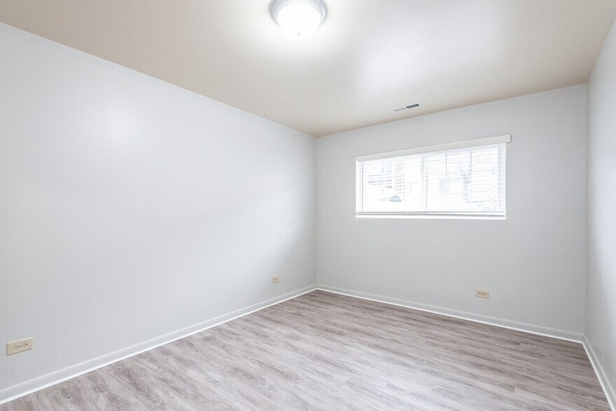 More Photos Of 2401 Arlington Blvd, Charlottesville Apartments For Sale