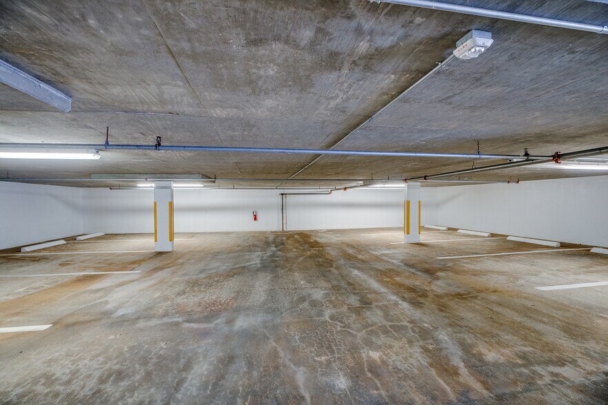 More Photos Of 700 Beachland Blvd, Vero Beach Office For Lease