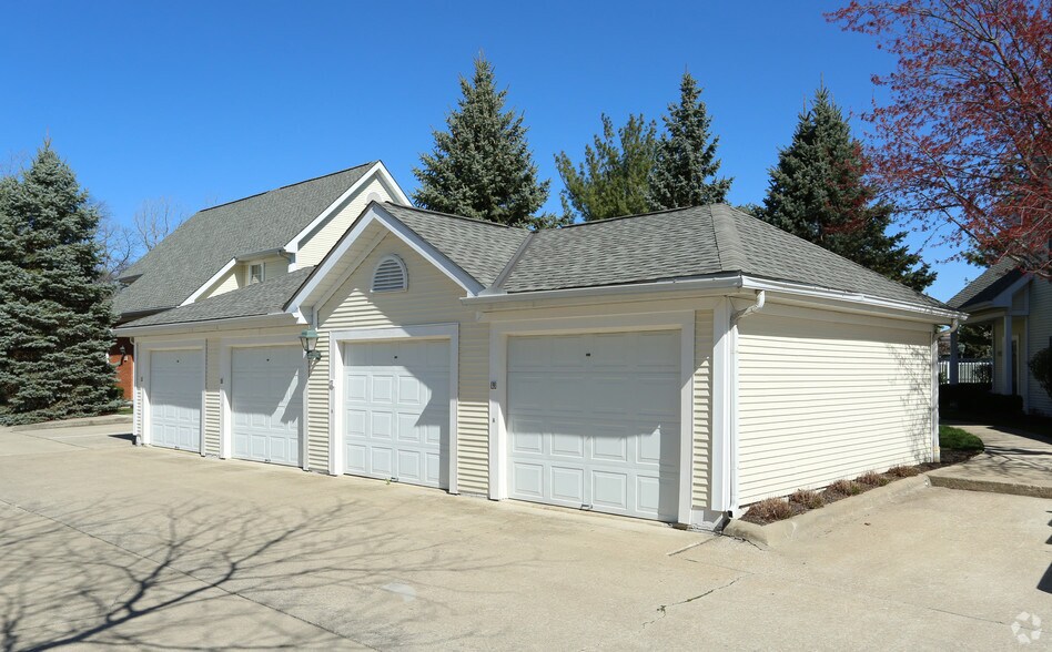 More Photos Of 210 Retreat Ln, Westerville Apartments For Sale