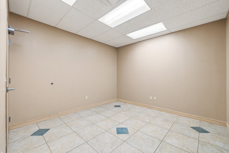 More Photos Of 1200 E Savannah Ave, McAllen Medical For Lease