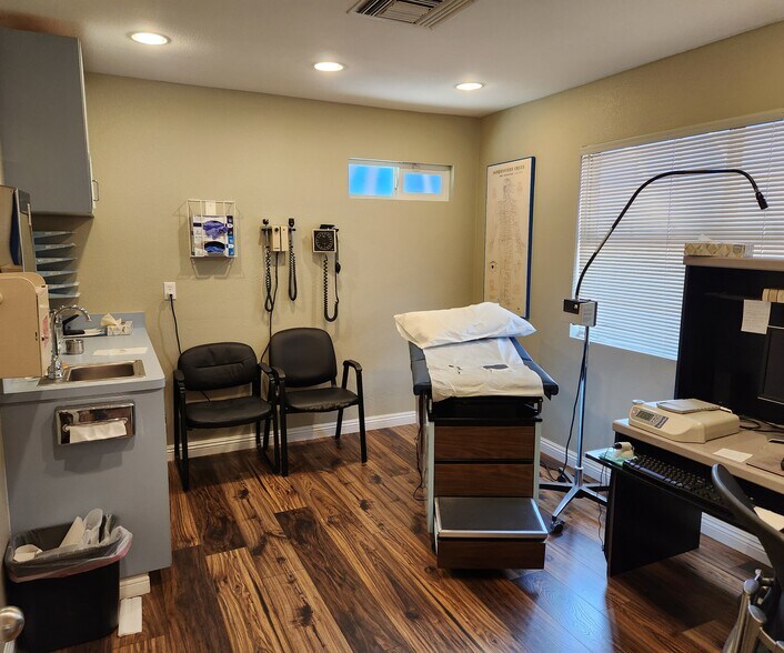 More Photos Of 3663 Pecos-McLeod, Las Vegas Medical For Sale