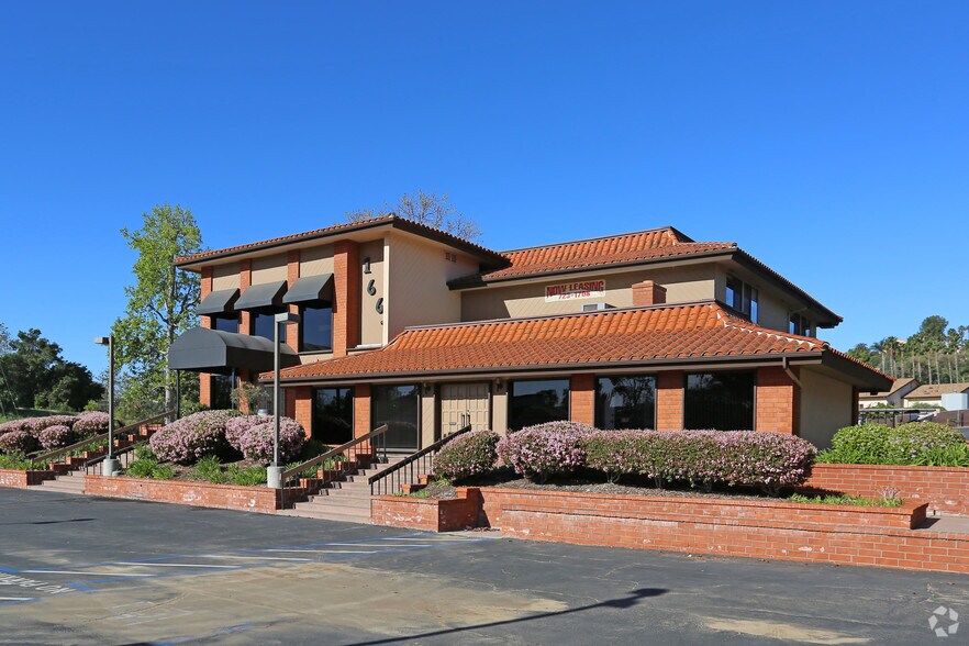 More Photos Of 1667 S Mission Rd, Fallbrook Office For Lease