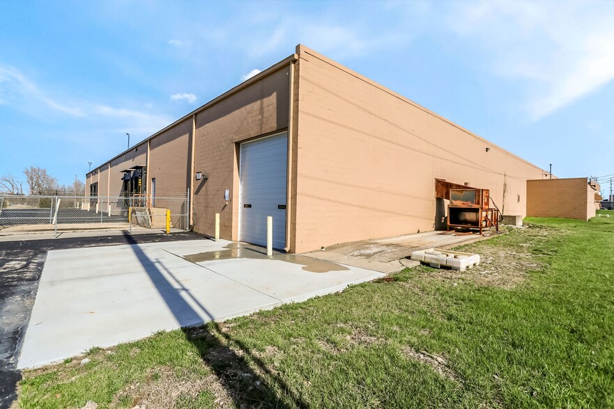 More Photos Of 2334 Production Dr, Indianapolis Warehouse For Lease