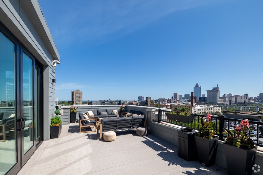 More Photos Of 2800 Franklin Blvd, Cleveland Apartments For Lease