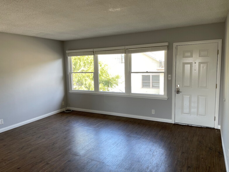 More Photos Of 147 N Myrtle Ave, Monrovia Apartments For Sale