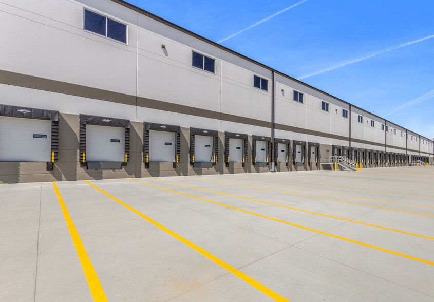 More Photos Of 1409 W Gowen Rd, Boise Industrial For Lease