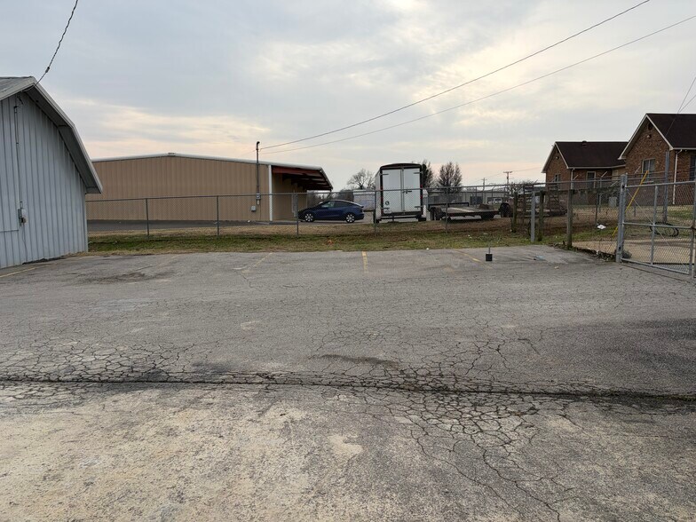 More Photos Of 1354 W College St, Murfreesboro Flex For Lease