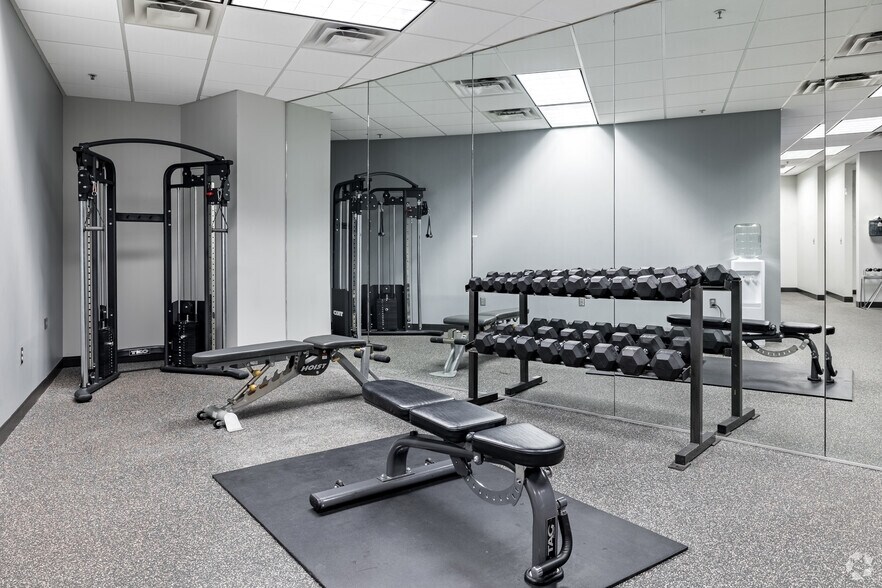 More Photos Of 100 Crescent Centre Pky, Tucker Office For Lease