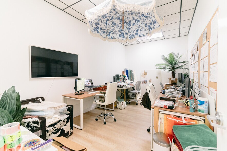 More Photos Of 19010 S Alameda St, Rancho Dominguez Distribution For Lease