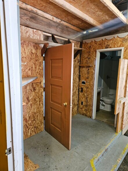 More Photos Of 275 Water St, Petaluma Warehouse For Lease