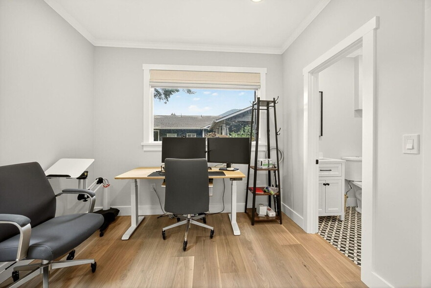 More Photos Of 111 Cedar St, Rogue River Office Residential For Sale