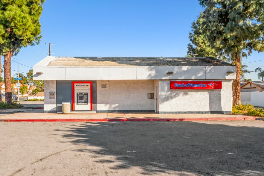 More Photos Of 17650 Saticoy St, Van Nuys Bank For Sale