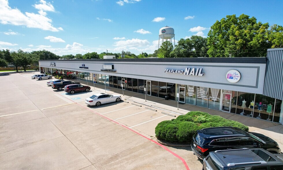 More Photos Of 5010-5096 W Broadway St, Pearland Storefront For Sale
