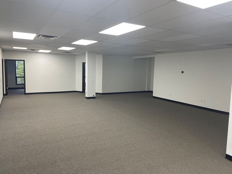 More Photos Of 138 S Rosemont Rd, Virginia Beach Medical For Lease