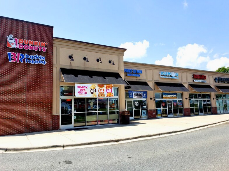 More Photos Of 842 Williamson Rd, Mooresville Unknown For Lease