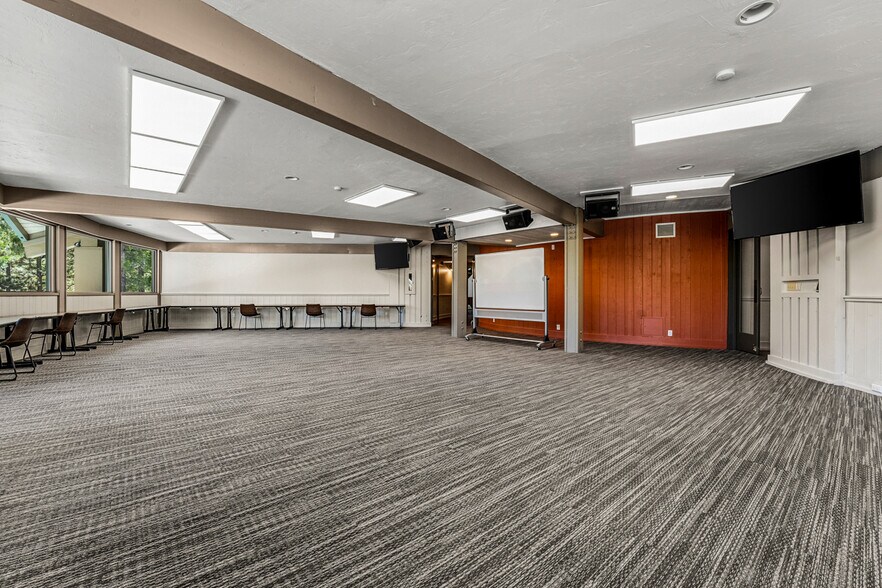 More Photos Of 26409 State Highway CA-189, Twin Peaks Specialty For Sale
