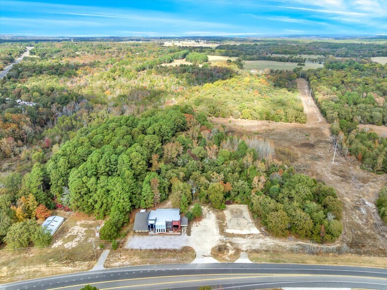 More Photos Of 700 NW Loop 564, Mineola Flex For Sale