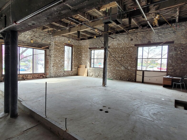 More Photos Of 4140-4144 Pennsylvania Ave, Kansas City General Retail For Lease