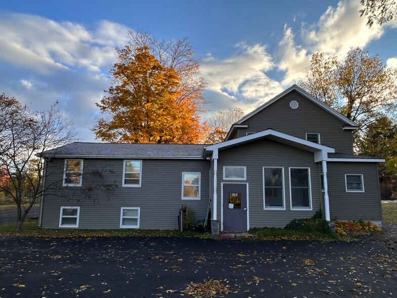 More Photos Of 551 E Genesee St, Fayetteville Office For Sale