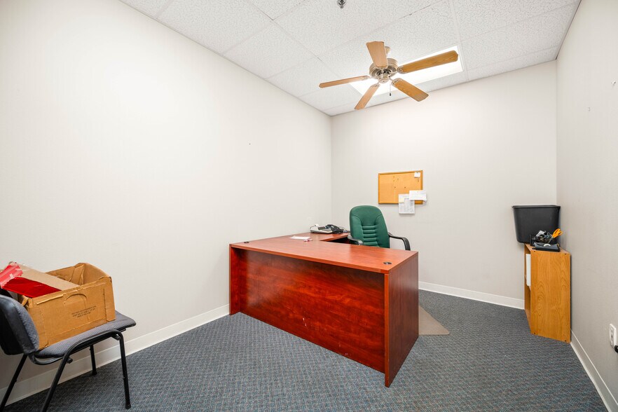 More Photos Of 816 University Pky, Natchitoches Office For Sale