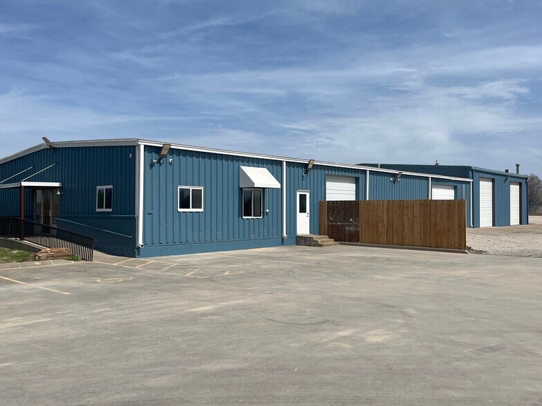 Primary Photo Of 5616 S Rockwell Ave, Oklahoma City Manufacturing For Lease