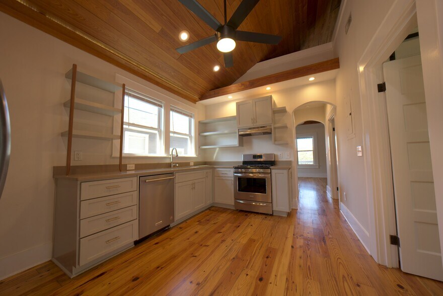 More Photos Of 787 Meeting St, Charleston Office Residential For Lease