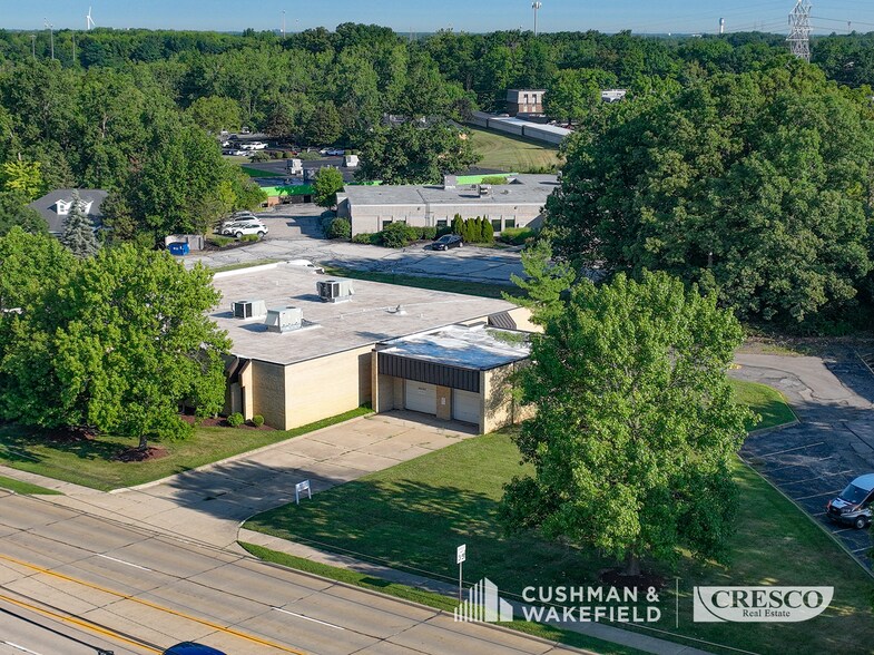 More Photos Of 16500 W Sprague Rd, Middleburg Heights Office For Sale