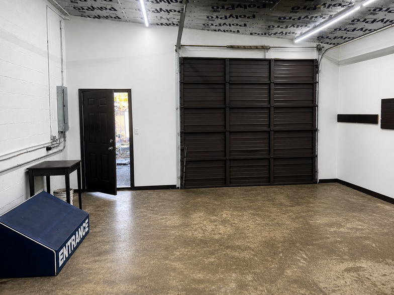 More Photos Of 3210 Wilson St, Wilmington Warehouse For Lease