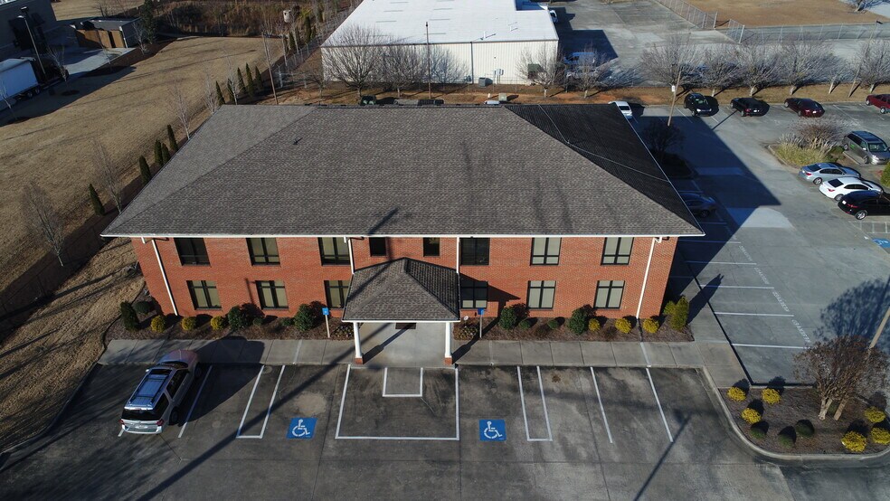 More Photos Of 8385 Cherokee Blvd, Douglasville Medical For Lease