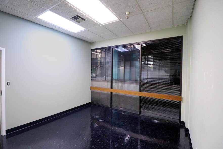 More Photos Of 5840 S Memorial Dr, Tulsa Office For Sale