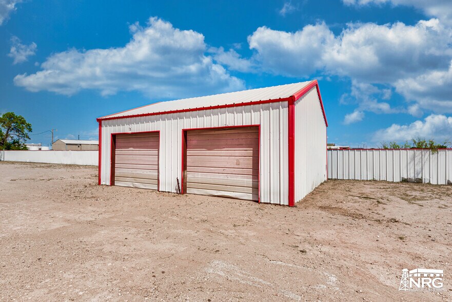 More Photos Of 1591 S US Highway 385, Andrews Warehouse For Lease